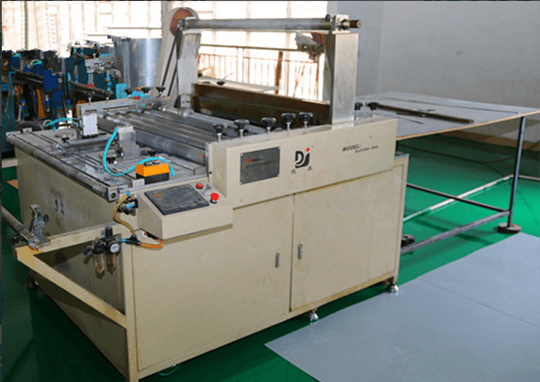 Automatic folding screen production line